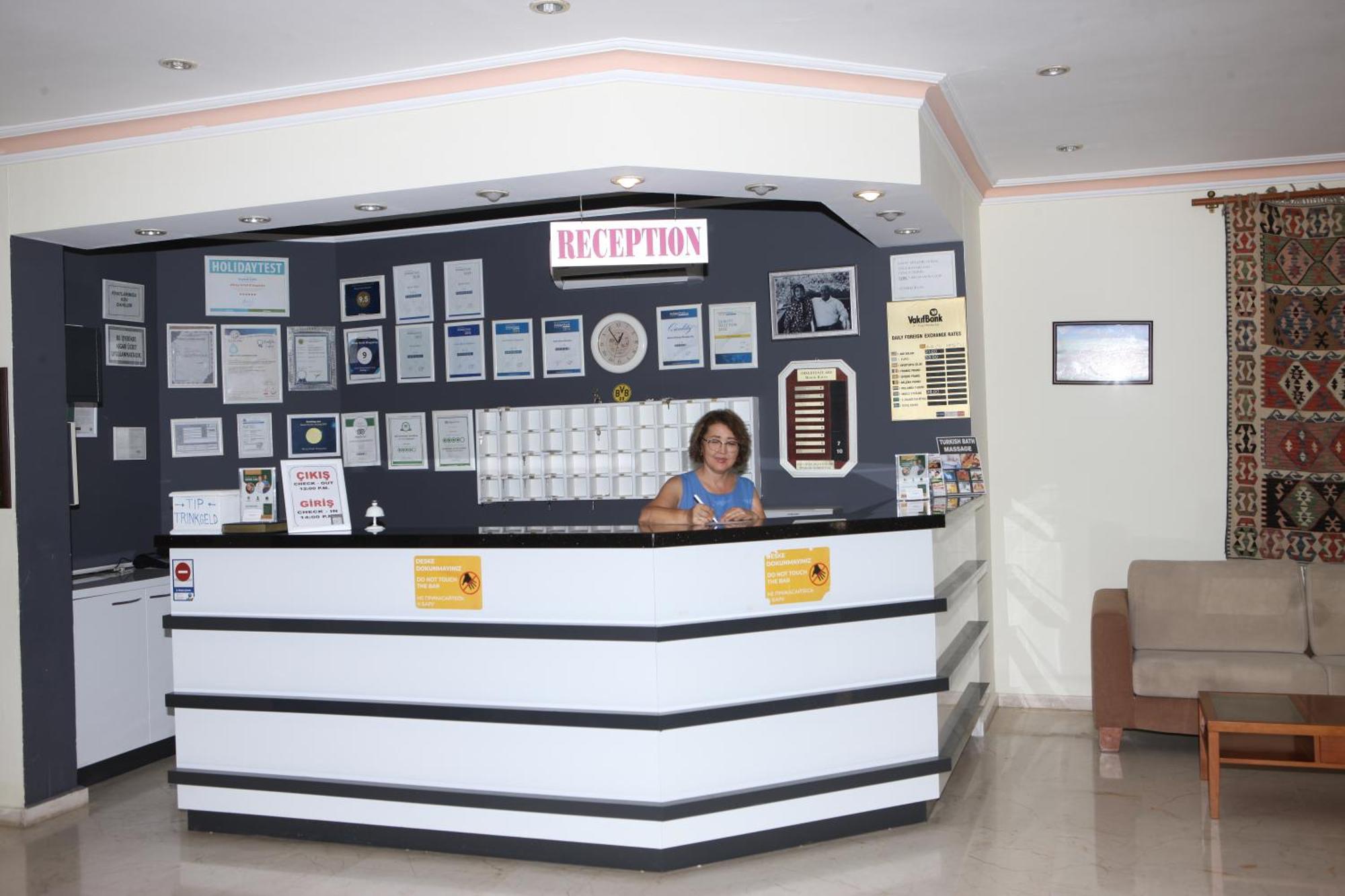 Miray Hotel Kleopatra Аланя Екстериор снимка